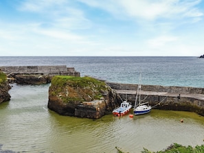 Surrounding area | Heb Way Cottage, North Dell, Isle of Lewis