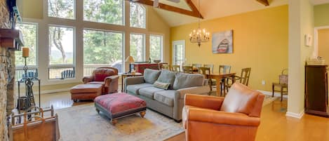 Jasper Vacation Rental | 4BR | 6BA | 3,850 Sq Ft | Step-Free Entry