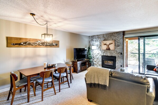 Fraser Vacation Rental | 2BR | 2BA | 825 Sq Ft | Steps Required