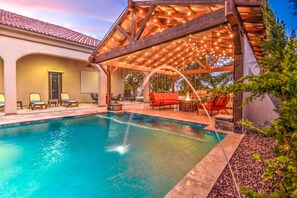 Water Features Near Swim Up Bar