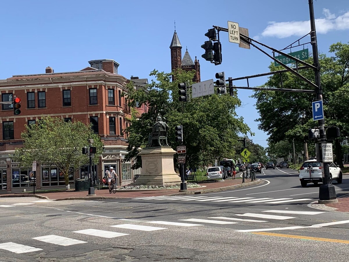 Walking distance to Square, Portland Maine Downtown, and the Old Port