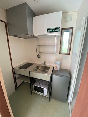 Mini kitchen and shower front room