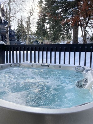 Bain à remous extérieur