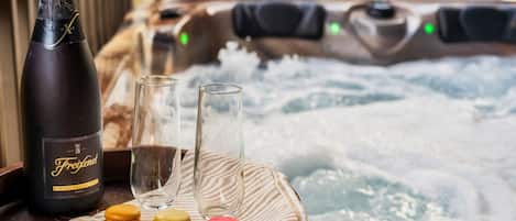 Wake up and enjoy the stillness of the mountain. Soak in the brand new hot tub!