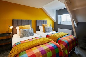 Yellow Ochre, Alnwick - Host & Stay