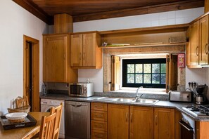 Where delicious meals and memories are crafted daily. #HeartOfTheHome #CookingUpHappiness