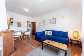 Cozy and well decorated living area with both leisure and meal area
#relax #enjoy #algarve #portugal