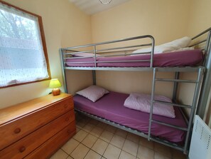 Chambre 2 avec lits superposés