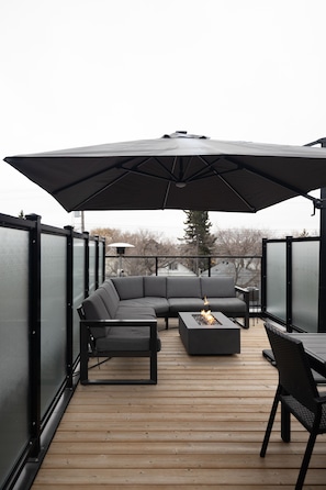 Rooftop Patio | Sectional Sofa | Fire Table | Umbrella | Heater
