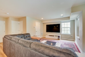 Living Room | Full Sleeper Sofa | Central A/C & Heat | Smart TV | Desk Workspace
