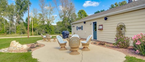 Shawano Vacation Rental | 3BR | 1.5BA | 2,150 Sq Ft | Stairs to Access