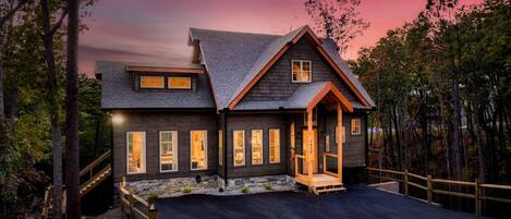Welcome to Hawk Mountain Modern Lodge. Your gateway to the Great Smoky Mountains!