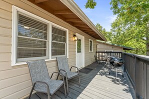 Escape to nature and let the cabin vibes take over
