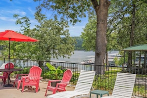 Paradise: unwind, relax, and immerse yourself in stunning surroundings.