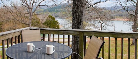 Deck with Lake view