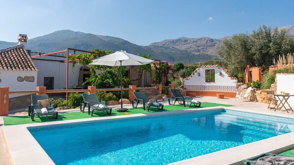 Casa Rural Antonio y Esperanza Periana by Ruralidays