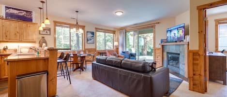 Truckee Vacation Rental | 2BR | 2BA | 1,260 Sq Ft | Step-Free Access