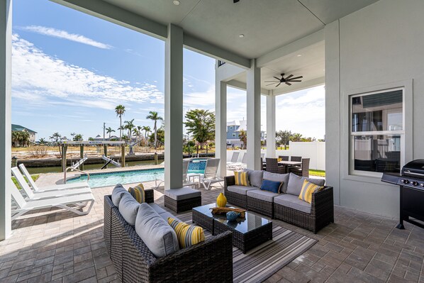 Outdoor dining