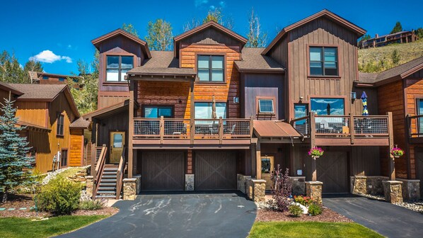 Exterior Front in the Summer