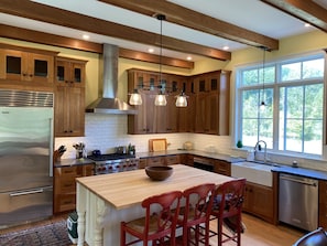 Gourmet kitchen, wolf appliances....