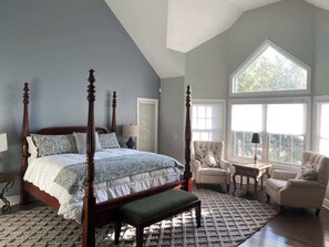 Master with King Bed and on suite full bath