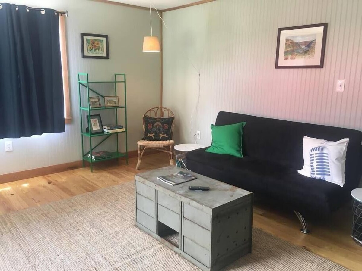 Vacation Rental: Ridge View Flat
