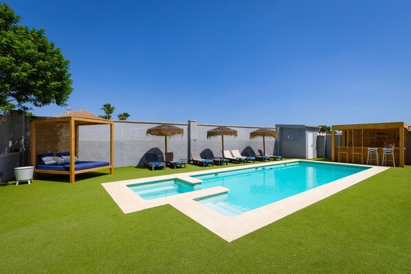 Villa with private pool in Alicante