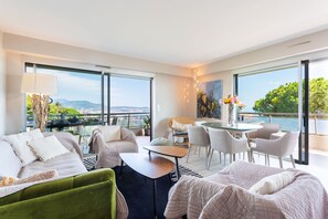 Open plan living room, Sea view, Nice, Côte d'Azur