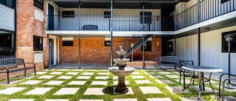 Cozy Courtyard area for you to enjoy!