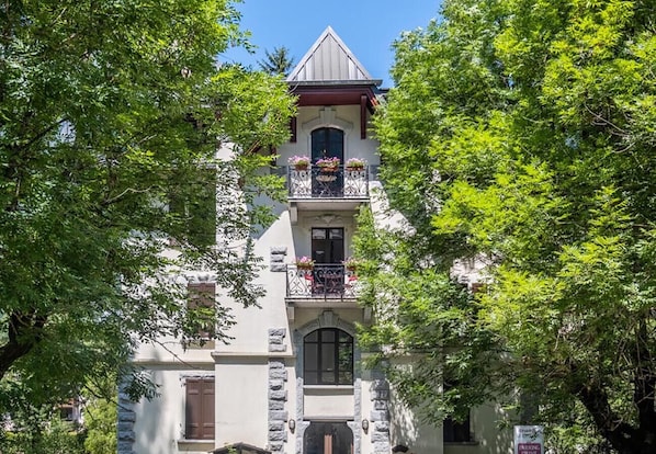 beau bâtiment historique à Chamonix