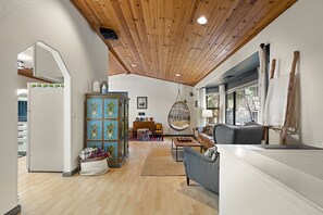 High ceilings, oodles of light, and comfortable seating.