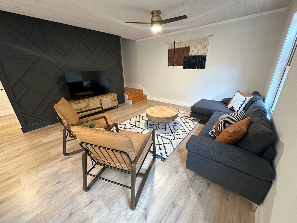 Newly renovated Ridgeway Stay – Less than 10 mins to downtown Dahlonega!