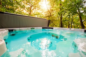 Bain à remous extérieur