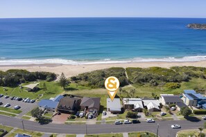 Beach House with direct access to beautiful Jones Beach.