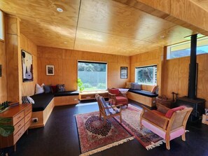 Lounge main house (2)
