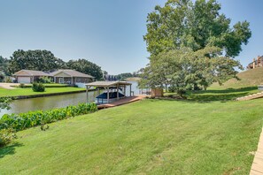 Private Yard | Waterfront Property