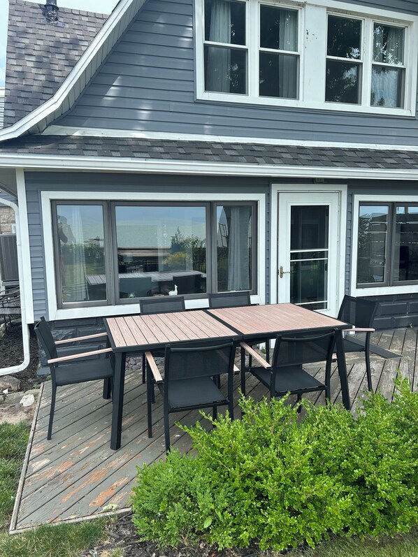 Outdoor dining