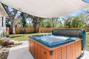 The 6 seater hot tub has several different jet options for you to choose from.