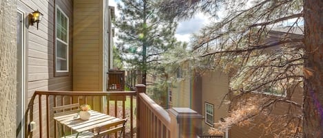 Flagstaff Vacation Rental | 3BR | 2.5BA | 1,603 Sq Ft | Stairs Required