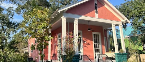 Newly Renovated Historic Shotgun Beach House