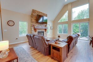 Living Room | Fireplace | Smart TV