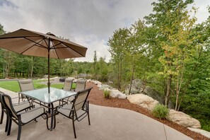 Private Patio | Outdoor Dining Area