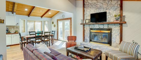 Big Bear Vacation Rental | 3BR | 2.5BA | 1,686 Sq Ft | Stairs Required