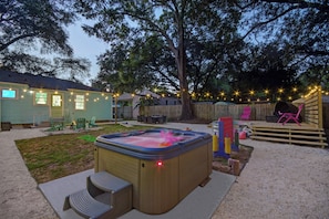 Relax in the hot tub - Open year round - Also giant connect 4 for the whole fam!