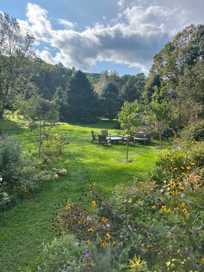 Front area an acre and a half/ firepit and views of mountains