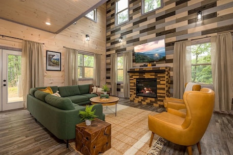 Vaulted Ceilings & Mountain Vibes - Spacious, bright, and perfect for making memories. - The Smokey - Sevierville, TN