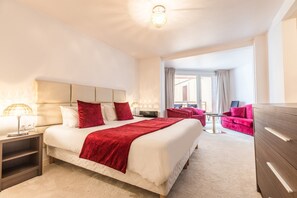 Fall asleep in our cozy bedroom, which has either a Double bed or 2 Single beds.