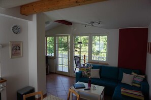 Wohnzimmer mit 
Küchenzeile
