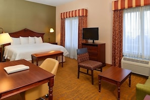 Unit with 1 King size bed. Exact unit will be assigned upon arrival. Views, colors and decor may vary.