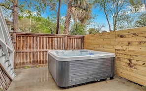 Bain à remous extérieur